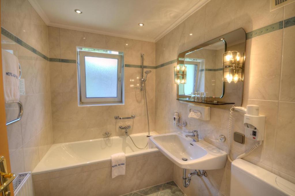 Hotel Tauernblick - Thermenhotels Gastein 배드호프가스타인 객실 사진