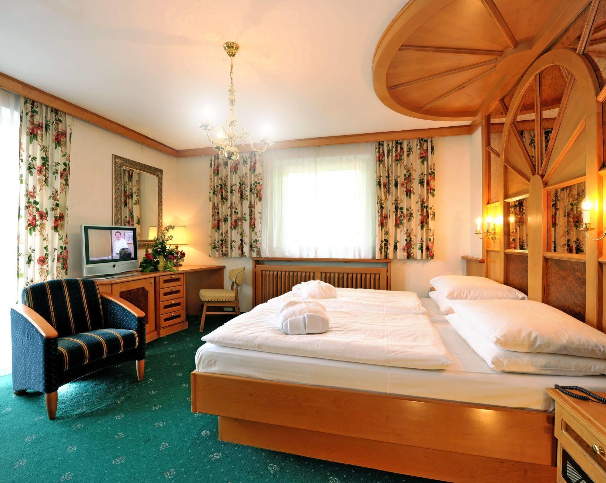 Hotel Tauernblick - Thermenhotels Gastein 배드호프가스타인 외부 사진